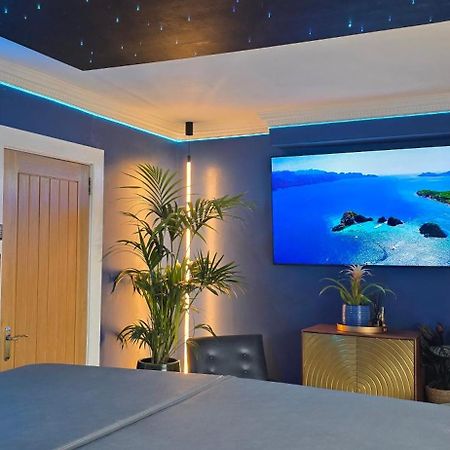 The New Blue Horse Suite At The Grumpy Schnauzer B&B Luxury Private Indoor Hot Tub Breakfast In Bed Ердрі Екстер'єр фото